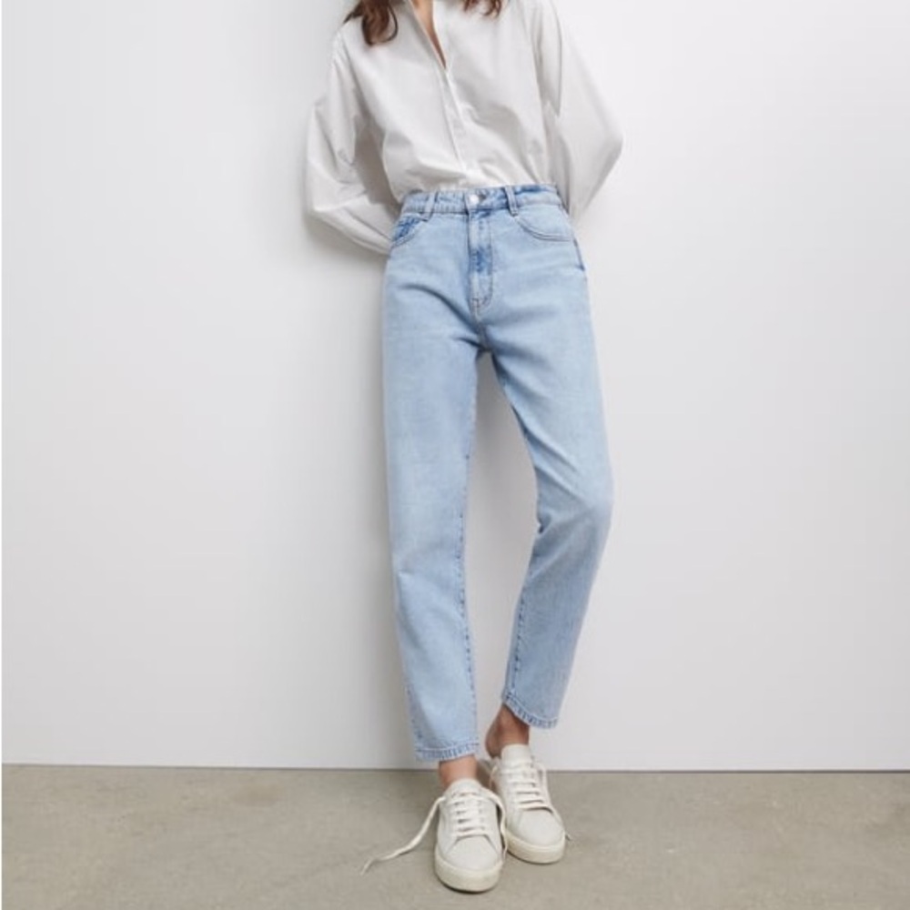 Zara mom fit light wash high rise denim jeans